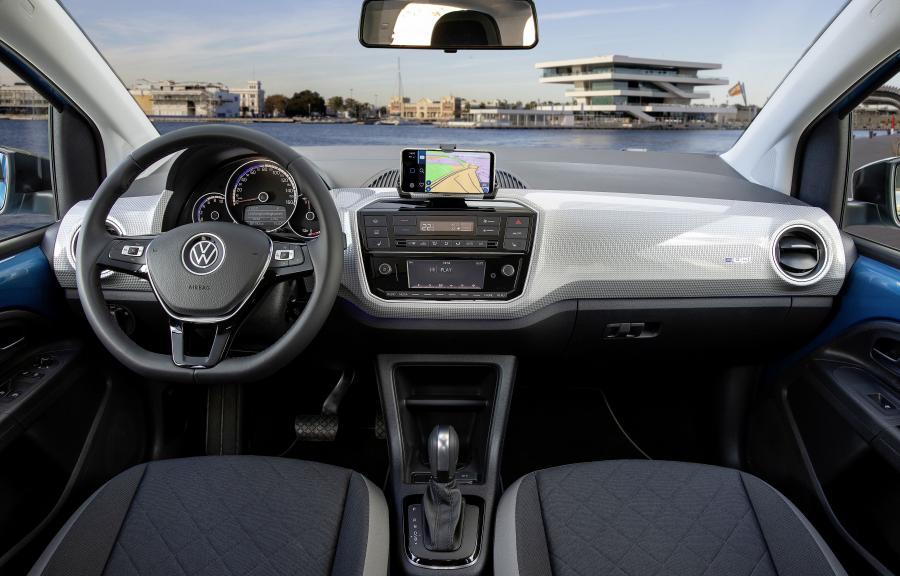 Торпедо Volkswagen e-up! (Teal Blue) 2019 года  (WW) (фото 21 из 23)